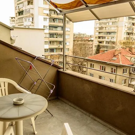 Leonardo Da Vinci Apartment
