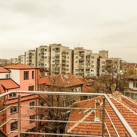 Leonardo Da Vinci Пловдив